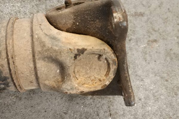 Kā nevajadzētu remontēt kardānu